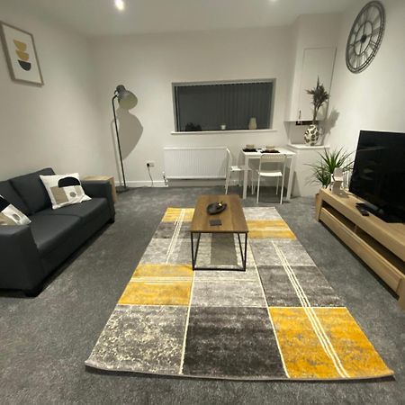 1 Bedroom Apartments In Bolton Town Centre Екстер'єр фото